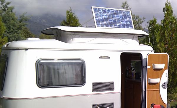 panneau solaire sur caravane